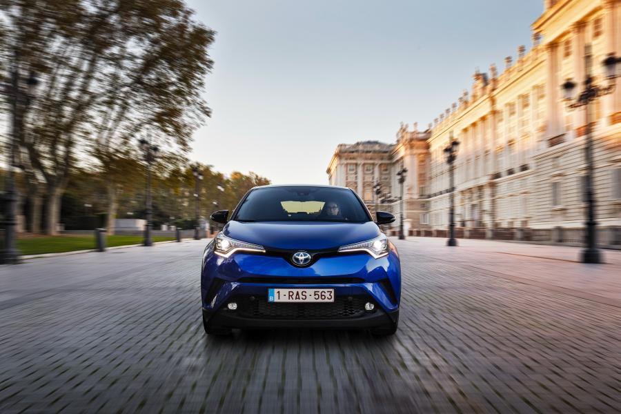  Toyota C-HR 2016 года  (фото 9 из 37)